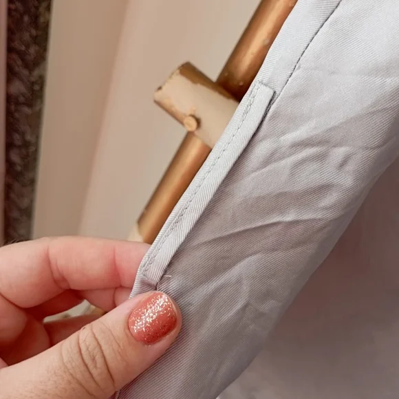 ♥️ Banana Republic Light Grey Elegant Top - Picture 8 of 17